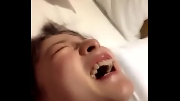 Dì ơi đừng rên nữa mẹ con nghe thấy