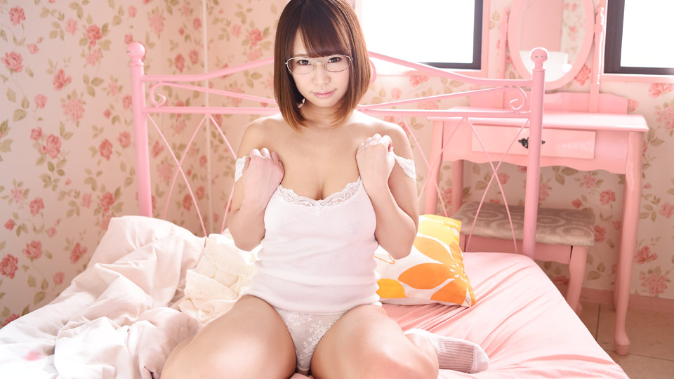 Gợi tình với nét ngây thơ của mình