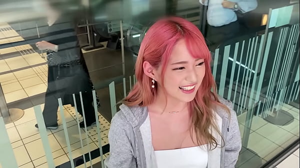 Nhìn em cười là muốn địt rồi