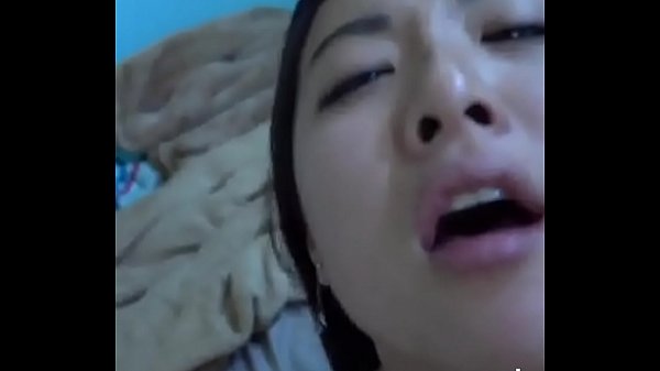 Em rên tiếng to quá