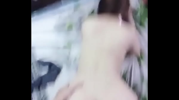 Em sinh viên mông to thích trai doggy mình