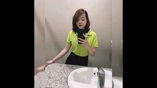Em nhân viên ngân hàng lộ clip sex cực dâm